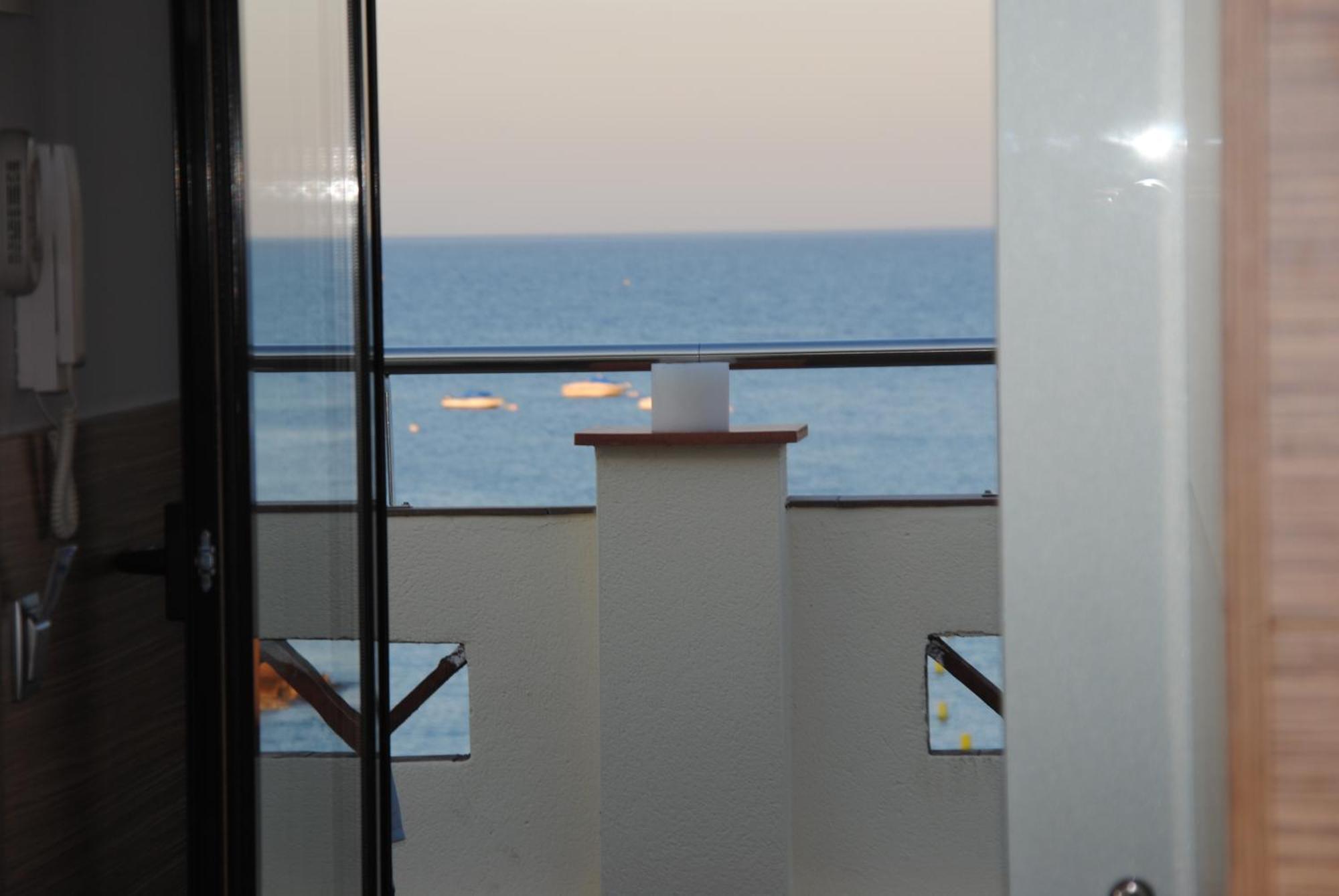Hotel Victoria Tossa de Mar Oda fotoğraf