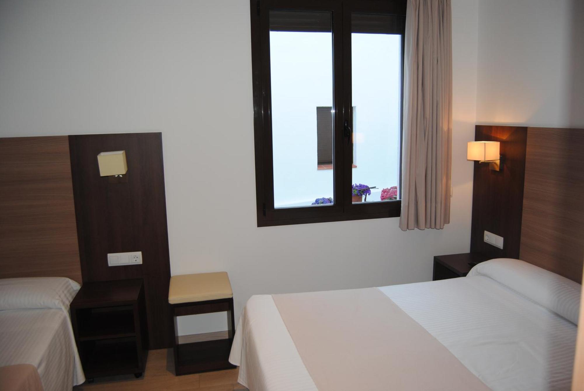 Hotel Victoria Tossa de Mar Oda fotoğraf